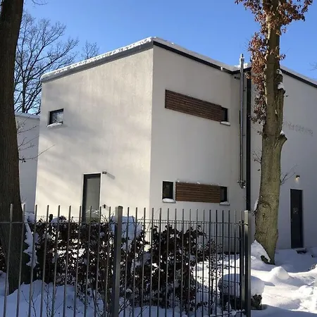 Castle Starboard Glowe